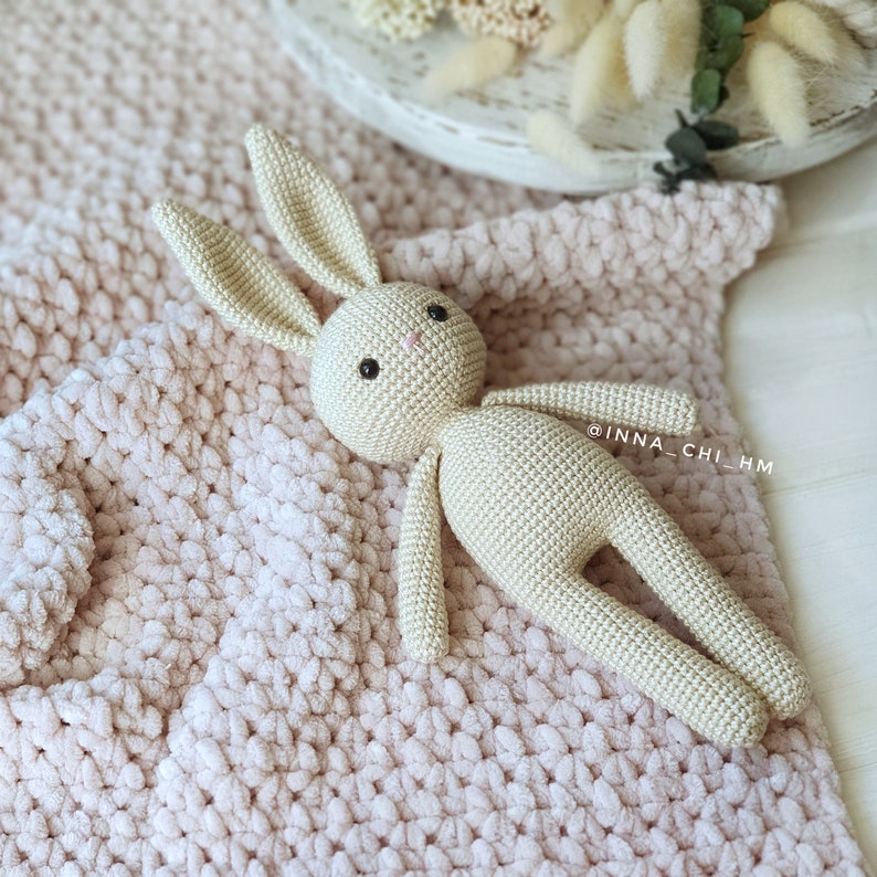 NUR MUSTER: Hasenspielzeug Gehäkeltes Amigurumi Spielzeug Hase Kuscheltier PDF Häkelanleitung in Englisch, Spanisch Bild 6