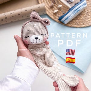 Patrón de manta de ganchillo con forma de foca: Manta de apego con forma de foca (Tutorial en PDF en inglés y español)