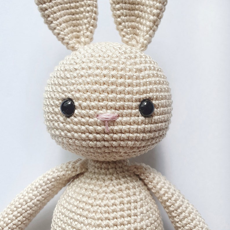 NUR MUSTER: Hasenspielzeug Gehäkeltes Amigurumi Spielzeug Hase Kuscheltier PDF Häkelanleitung in Englisch, Spanisch Bild 9