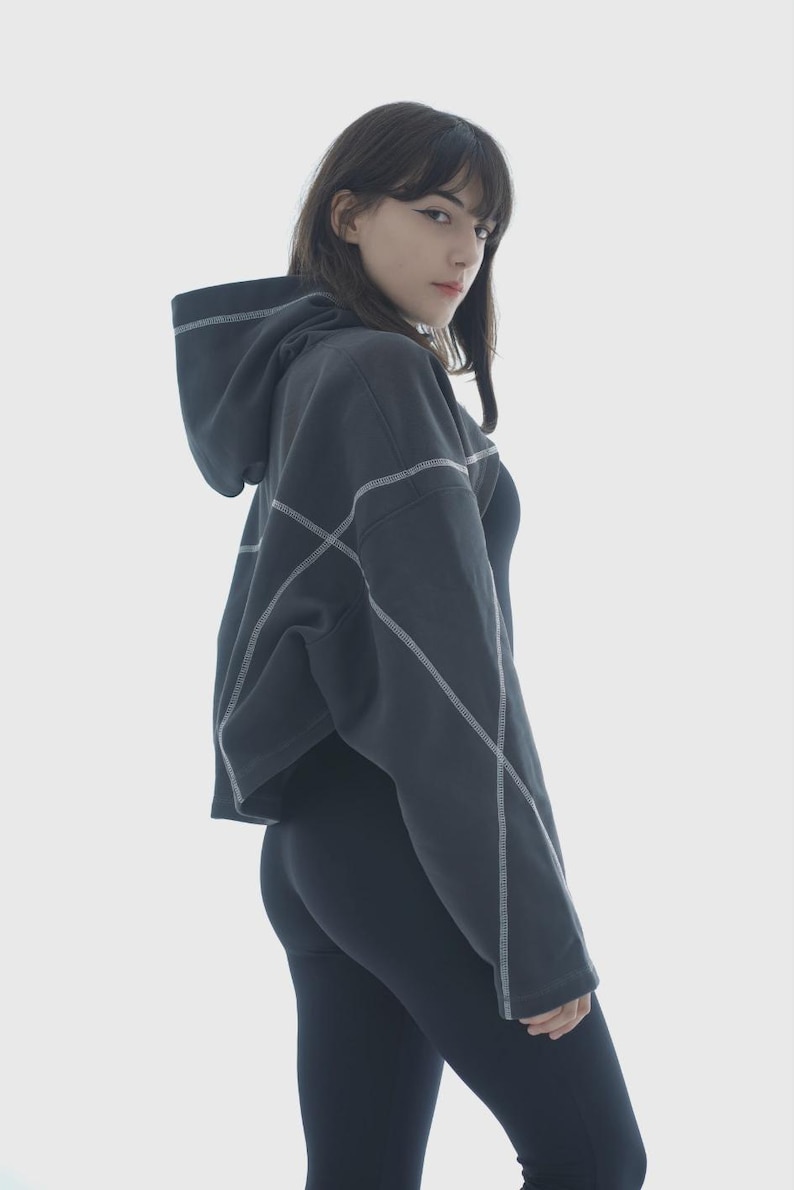 Oversized Cyberpunk Cropped Sweatshirt with Hood and Long Sleeves, Techwear Hoodie Women Streetstyle
