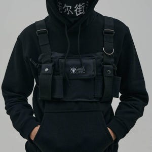 Tactical Chest Bag with Adjustable Straps and 3 Front Pockets – Durable Oxford 600D for Everyday Use
