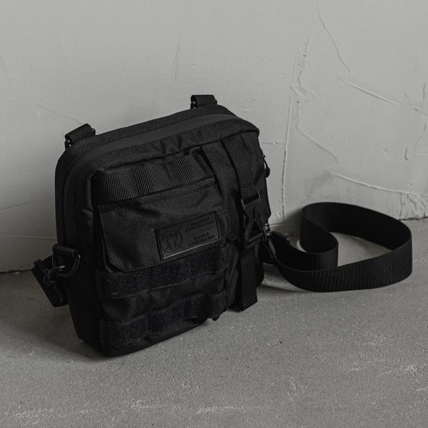 Techwear reiscrossbodytas, gorpcore tactische slingbag, urban combat schoudertas