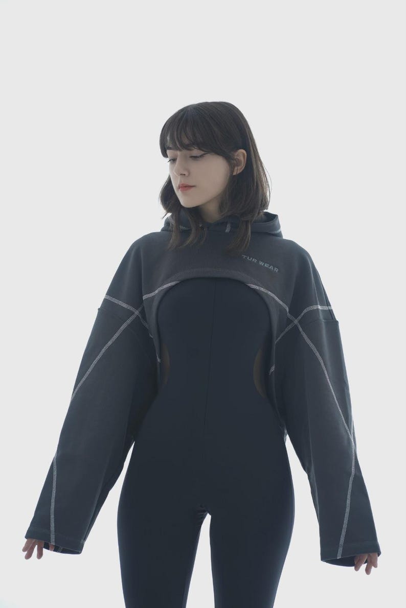 Oversized Cyberpunk Cropped Sweatshirt with Hood and Long Sleeves, Techwear Hoodie Women Streetstyle