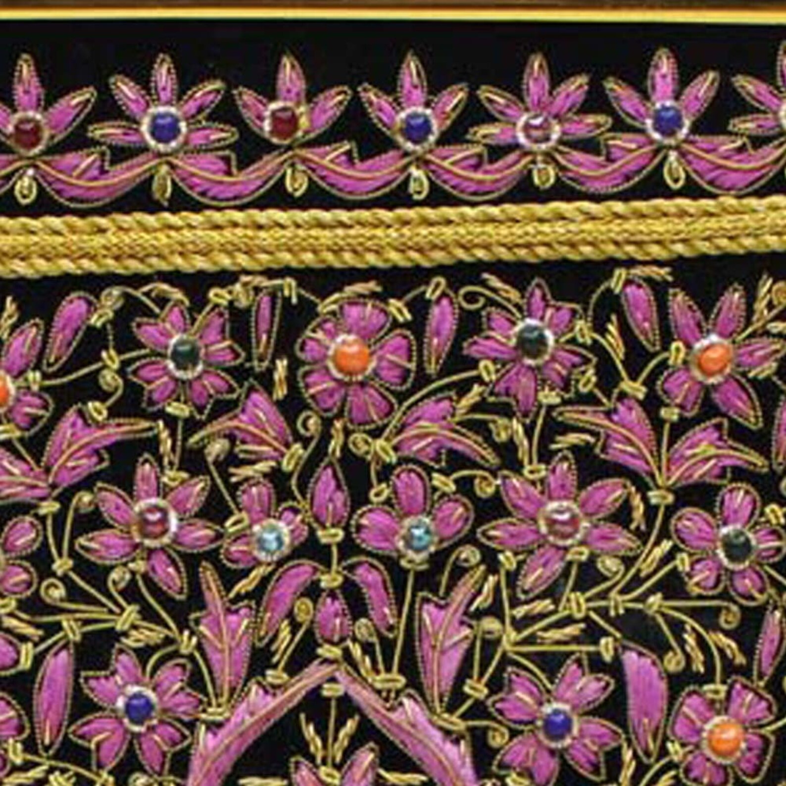 Handmade Luxurious Zardozi Wall Hanging, Intricate Embroidery Wall Decor, Vibrant Zardozi Colors