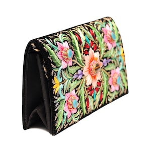 Vintage-inspirierte Zardozi-Kupplung, handbestickte Kupplung, Bunte Seide bestickte Handtasche, verzierte Zardozi-Kupplung