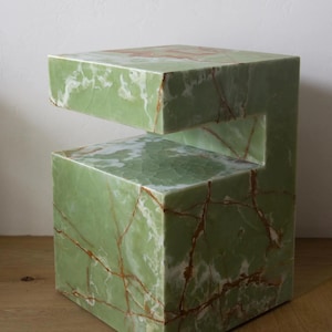 Luxury Green Onyx Furniture, Statement Onyx Table, Green Stone Accent Table, Small Onyx End Table for Modern Interiors, Bedside Nightstand