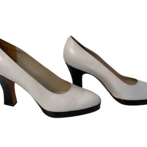 Vintage Chanel white leather black patent platform heel pumps EU 39 US 8.5