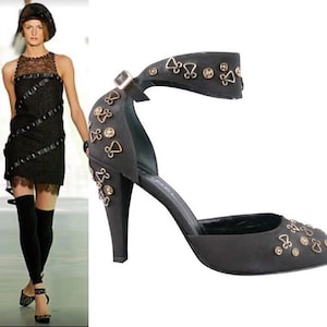 Chanel 2003 Fall 03A snap collection Hook Snaps Black Ankle Strap Pumps EU 40.5 US 9.5/10