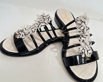 Chanel White and Black Patent Leather Slides Sandals EU 37C US 7/7.5