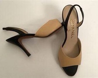 CHANEL ポインテッドトゥサンダル ブラック・ベージュ New Chanel Peep Toe Sling Backs Bicolor Beige Tan Black Heel