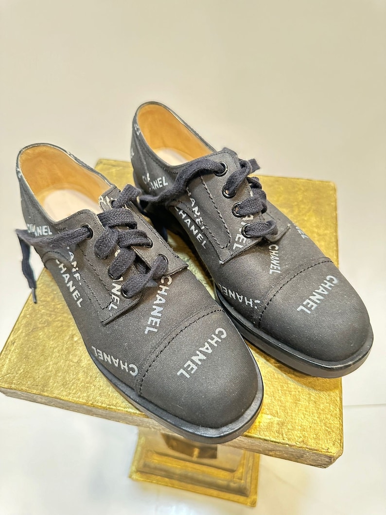 Vintage Chanel 1990s Black Oxford Lace Ladies Shoes EU 37.5 US 6.5