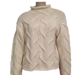 Vintage Chanel 99A, 1999 Fall winter white Ivory Ecru Cable Knit Wool Sweater FR 40 US 6/8