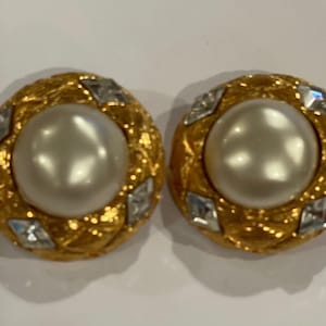 Vintage Chanel Clip on Gold Pearl Crystal Round Earrings