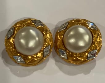 Vintage Chanel Clip on Gold Pearl Crystal Round Earrings
