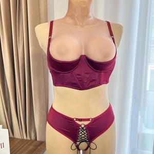 Shelf bra open cupless plus size, Open crotched lingerie uncencered, Spicy lingerie - Cupless bra underbust corset with support Open bikini