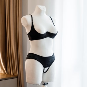 Open crotched lingerie uncencered, Open cupless bra extreme for large breast, Shelf bra open, Cupless lingerie big breast Crotchles lingerie