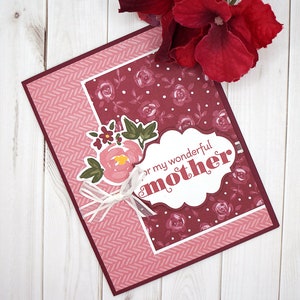 Tarjeta del Día de la Madre hecha a mano con rosa troquelada