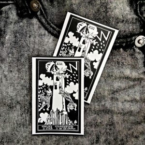 A TORRE // Arte em tela punk com cartas de tarô totalmente pretas // Remendo de tarô em tela Rider-Waite // Costure em jaquetas e bolsas // Arte para emoldurar e montar