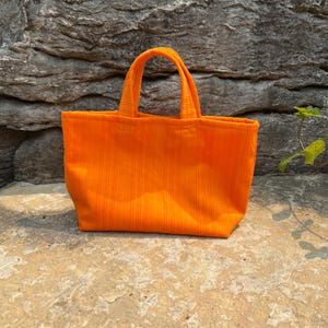 Mini fourre-tout en cordon mandarine brillant/sac à main orange/sac à main d'été/sac à main coloré/unique/sac fourre-tout d'été/fourre-tout tendance/Petit sac