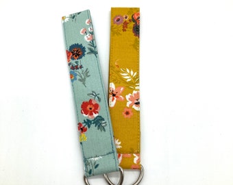 Handgemachter Schlüsselanhänger * Anhänger aus Baumwolle * Schlüsselband mit Blumen Print