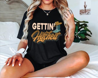 Bachelorette Tank Tops, gettin' Hitched , Getting Hitched , Getting Rowdy, Rodeo Bachelorette, Nashville Bachelorette Party Cowgirl Bridal