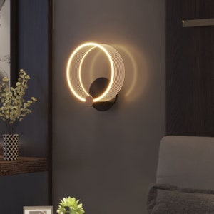 Minimalistische LED-Wandleuchte: Schwarzes Eisen gebürstet & Rosegold