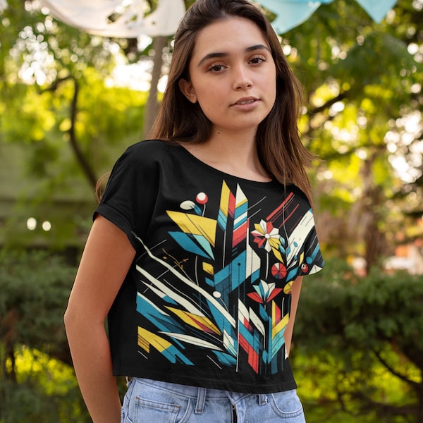 Black Abstract Pinwheel Teen Crop Top - Trendy Dance Wear Top - Artistic Workout Wear - Y2K Style Casual Summer Top Tweens - Baby Tee Top