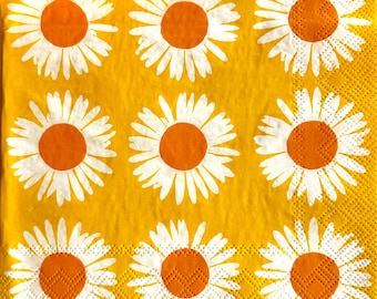 Individual Napkin ~ Daisies on Yellow