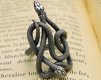 Adjustable ring with two intertwined snakes