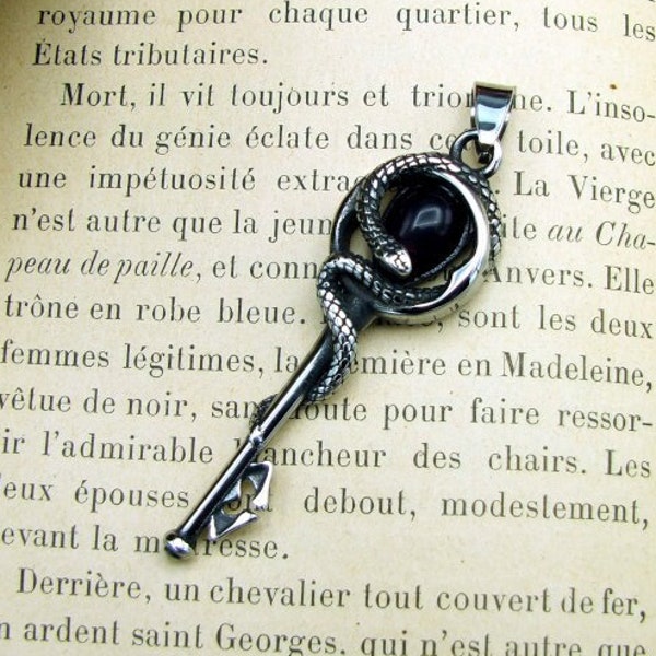 Pendentif acier gothique clé + serpent