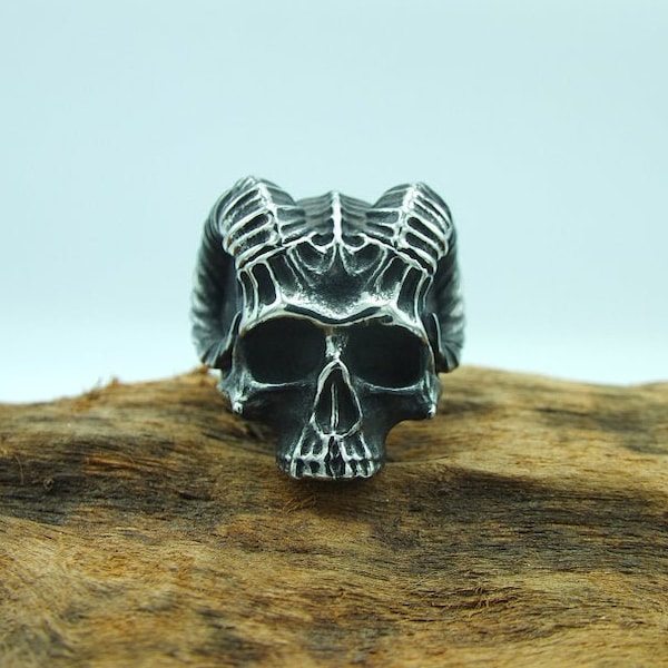 Bague chevalière démon Baphomet tête de mort gothique punk rock acier inoxydable