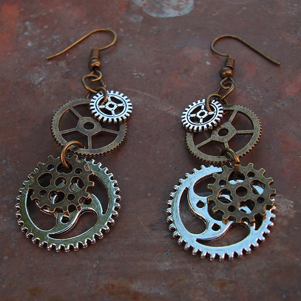 Steampunk vintage gear earrings