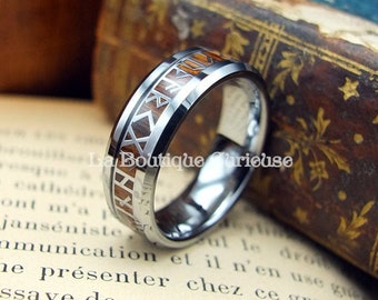 Anello rune antiche in legno futhark e carburo di tungsteno