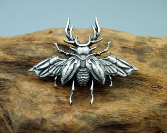 Broche scarabée