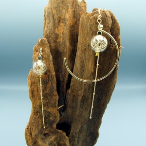 Alchemist earrings in golden blown glass