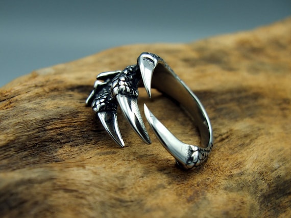 Vintage Sterling Silver Dragon Claw Full Finger Armor Ring, Goth Dark Mori  Jewelry 68.40gr Size 7.75 - Etsy | Sterling silver jewelry, Vintage  sterling silver jewelry, Antique rings