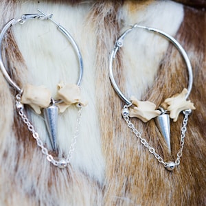 Nerz Wirbel Silber Hoop Tropfen Kette Ohrringe- Spike baumeln Creolen Ohrringe-Tier Knochen Creolen- Präparatoren Schmuck-Tropfen Kette Gothic Creolen