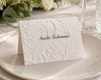 Elegante tarjeta de mesa con relieve ciego e impresión para bodas, cumpleaños y eventos; tarjeta de mesa minimalista, tarjeta de identificación con relieve en relieve.