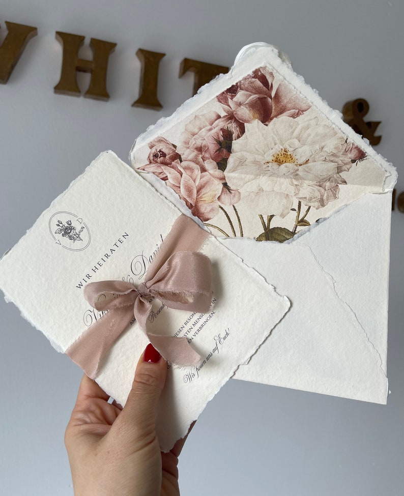 Personalisierte Einladungskarte AMELIE, auf handgeschöpftes Büttenpapier mit Seidenschleife, Wachssiegel, Umschlagfutter und Absender Bild 2