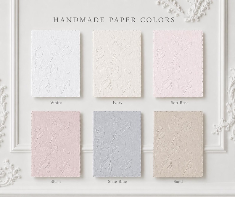 Minimalistische und elegante Tischnummern für Hochzeit & Event auf hochwertigem handgeschöpftem Büttenpapier in Weiß oder Ivory. Veredelt mit floraler Blindprägung und edlem Digitaldruck, wählbar in 3 stilvollen Farben. Die Fine-Art Tischkarten schaffen eine luxuriöse und zeitlose Tischdekoration für moderne Hochzeiten, Dinner, Gala oder exklusive Feiern. Ideal für Brautpaare, die elegante Papeterie, hochwertige Hochzeitsdeko und individuelles Design lieben.