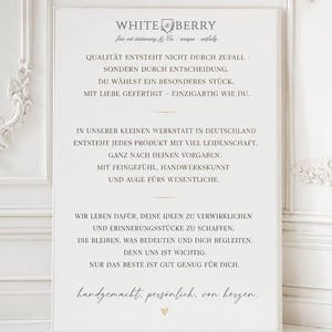 Minimalistische und elegante Tischnummern für Hochzeit & Event auf hochwertigem handgeschöpftem Büttenpapier in Weiß oder Ivory. Veredelt mit floraler Blindprägung und edlem Digitaldruck, wählbar in 3 stilvollen Farben. Die Fine-Art Tischkarten schaffen eine luxuriöse und zeitlose Tischdekoration für moderne Hochzeiten, Dinner, Gala oder exklusive Feiern. Ideal für Brautpaare, die elegante Papeterie, hochwertige Hochzeitsdeko und individuelles Design lieben.