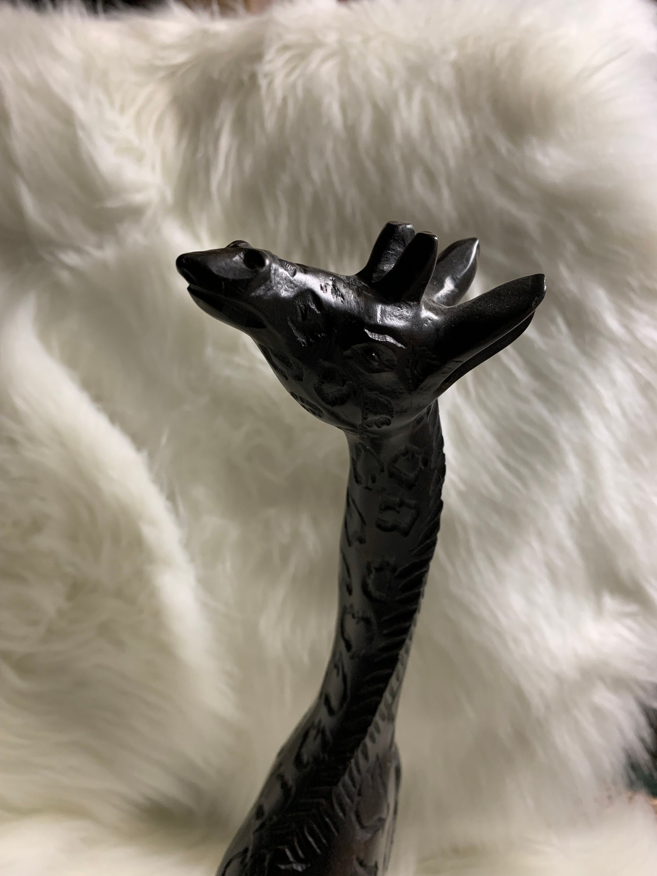 Statue De Girafe En Bois Sculpté Main - Déco Safari Africain Noir, 18.5 Cm - Cadeau Maison/Bureau
