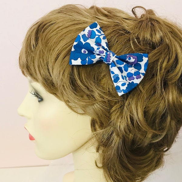 Barrette noeud Liberty Betsy bleu/Pince crocodile