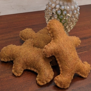 3 Gingerbread felt men, felt play food, gingerbread cookies, bake shop, coffee shop, tea party food