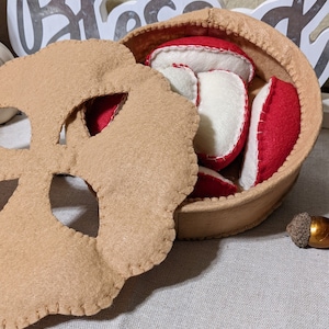 Felt play food, Build your own red apple pie set, Eco friendly kids toys, Fall harvest play, Fall sensory play