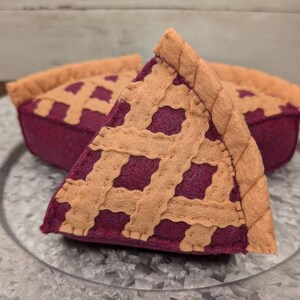 Felt triple berry pie, Play food, Plush pie, Tea party food, Tiered tray decor, Felt play food, Eco friendly plush toy