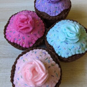 Felt play food, 4 felt chocolate cupcakes with frosting and sprinkles, eco friendly kid's toys, tea party desserts, childrens bake shop food image 3