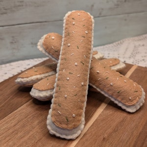 Felt bread stick, Felt play bread, bake shop fun, coffee shop toys, plush play bread,