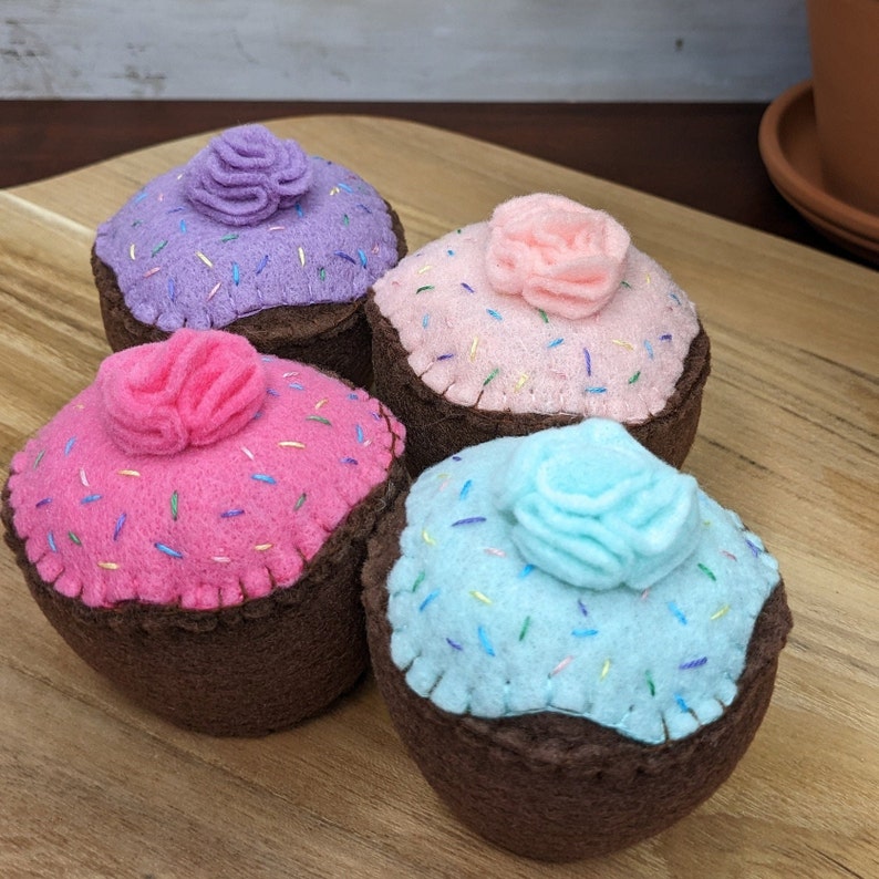 Felt play food, 4 felt chocolate cupcakes with frosting and sprinkles, eco friendly kid's toys, tea party desserts, childrens bake shop food image 1