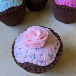 Felt play food, 4 felt chocolate cupcakes with frosting and sprinkles, eco friendly kid's toys, tea party desserts, childrens bake shop food image 6